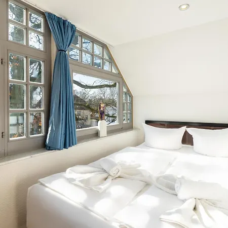 Bussard Apartment *